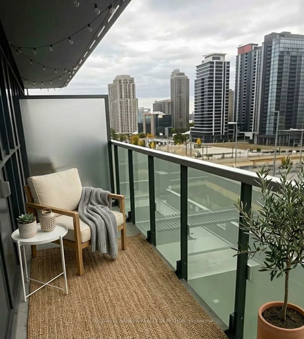 8, Nahani, Hurontario, Mississauga