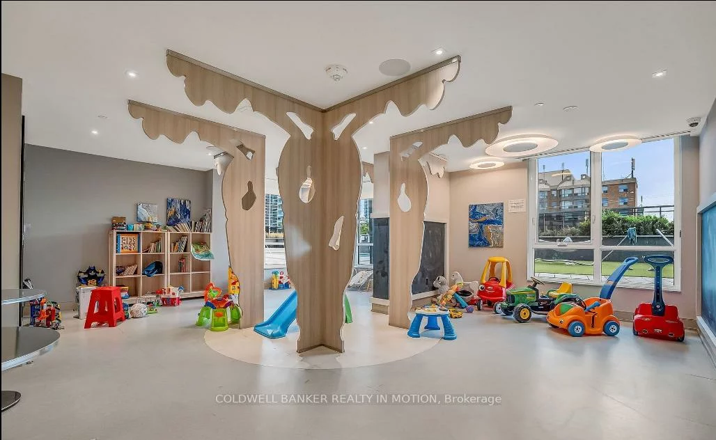 8, Nahani, Hurontario, Mississauga