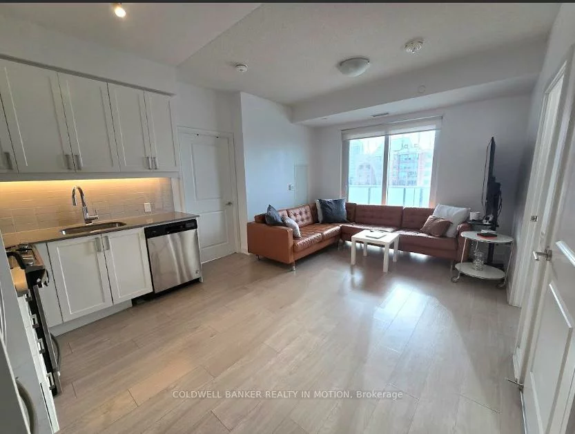 8, Nahani, Hurontario, Mississauga