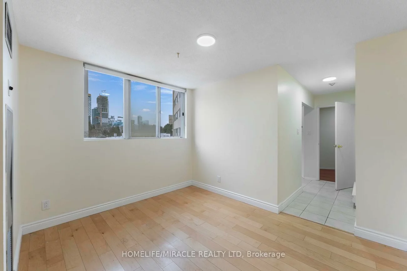 3700, Kaneff, Mississauga Valleys, Mississauga