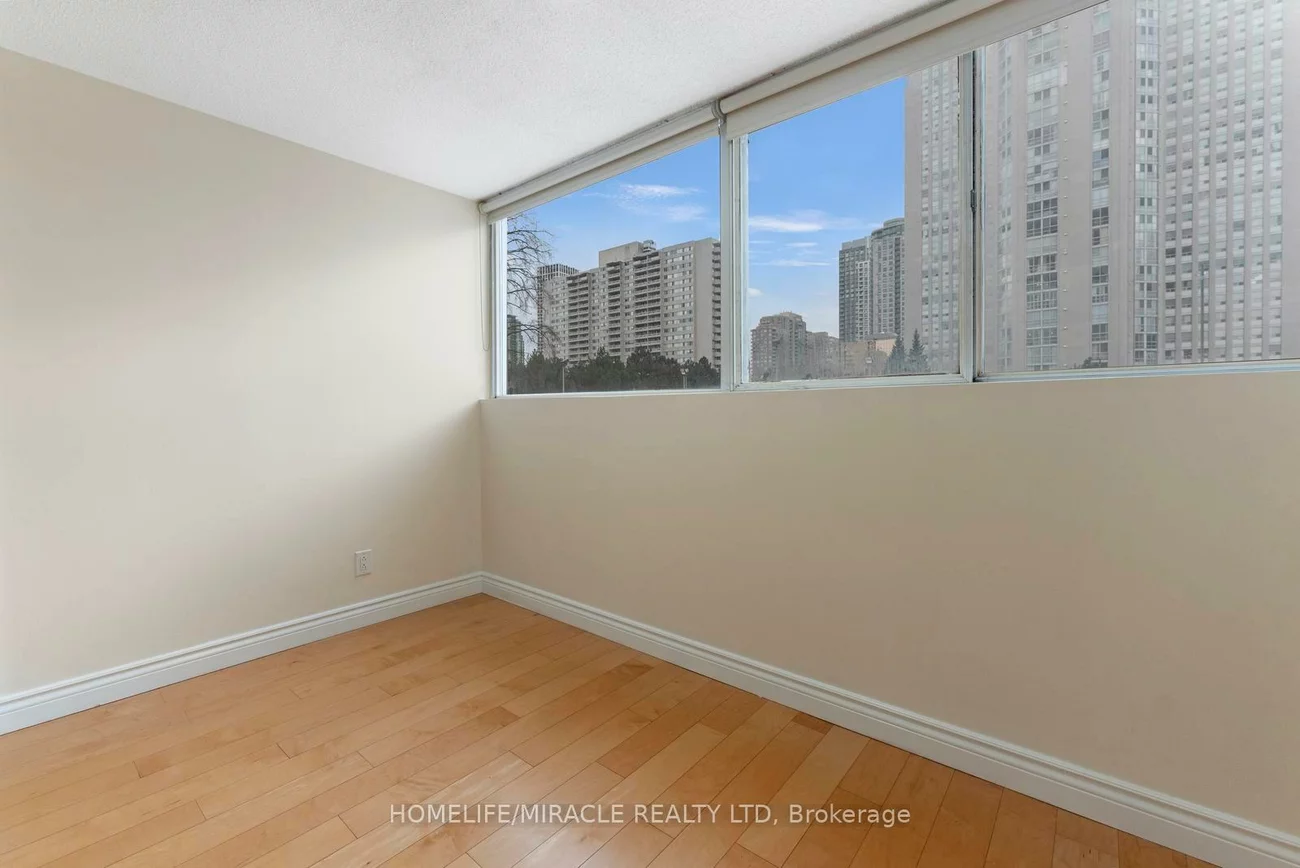 3700, Kaneff, Mississauga Valleys, Mississauga