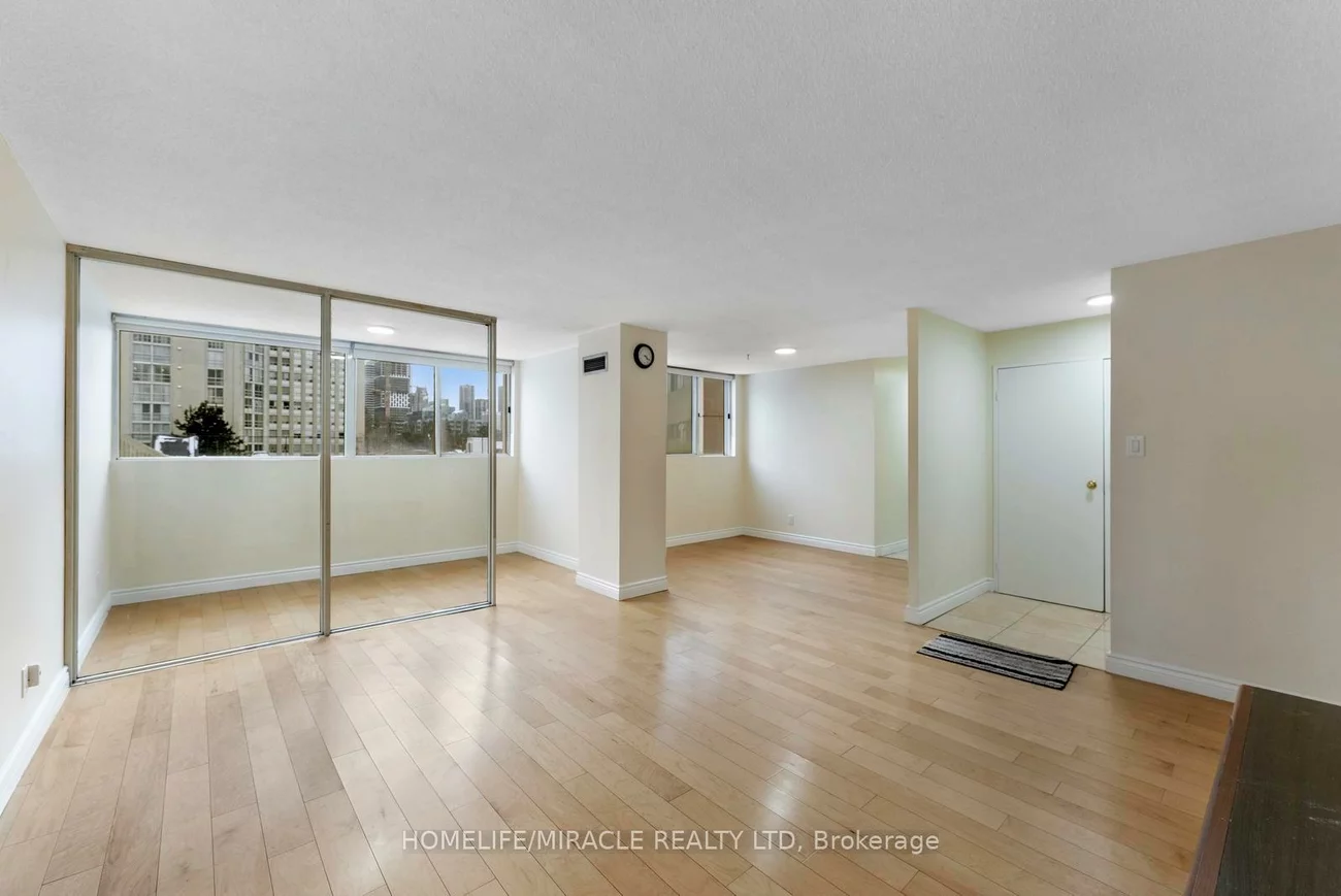 3700, Kaneff, Mississauga Valleys, Mississauga