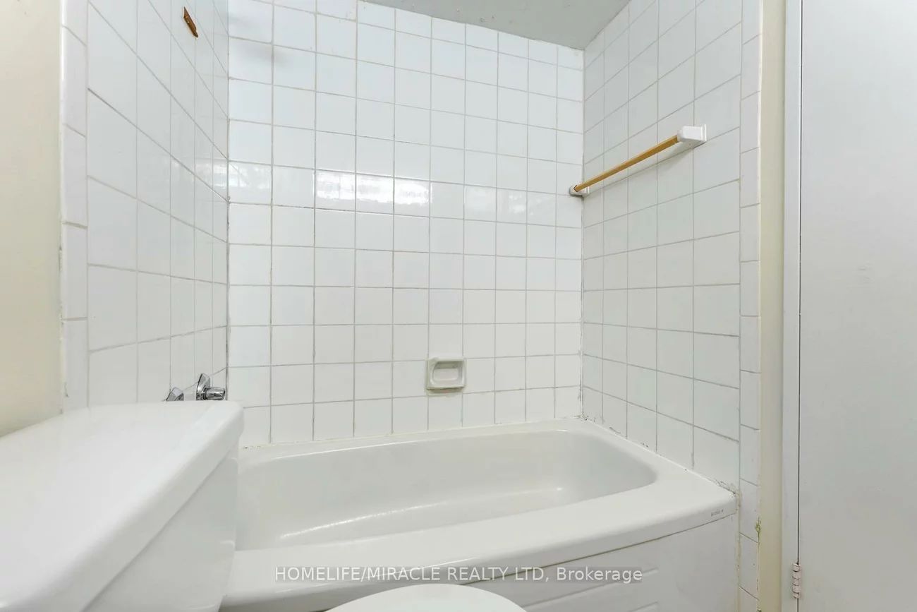 3700, Kaneff, Mississauga Valleys, Mississauga