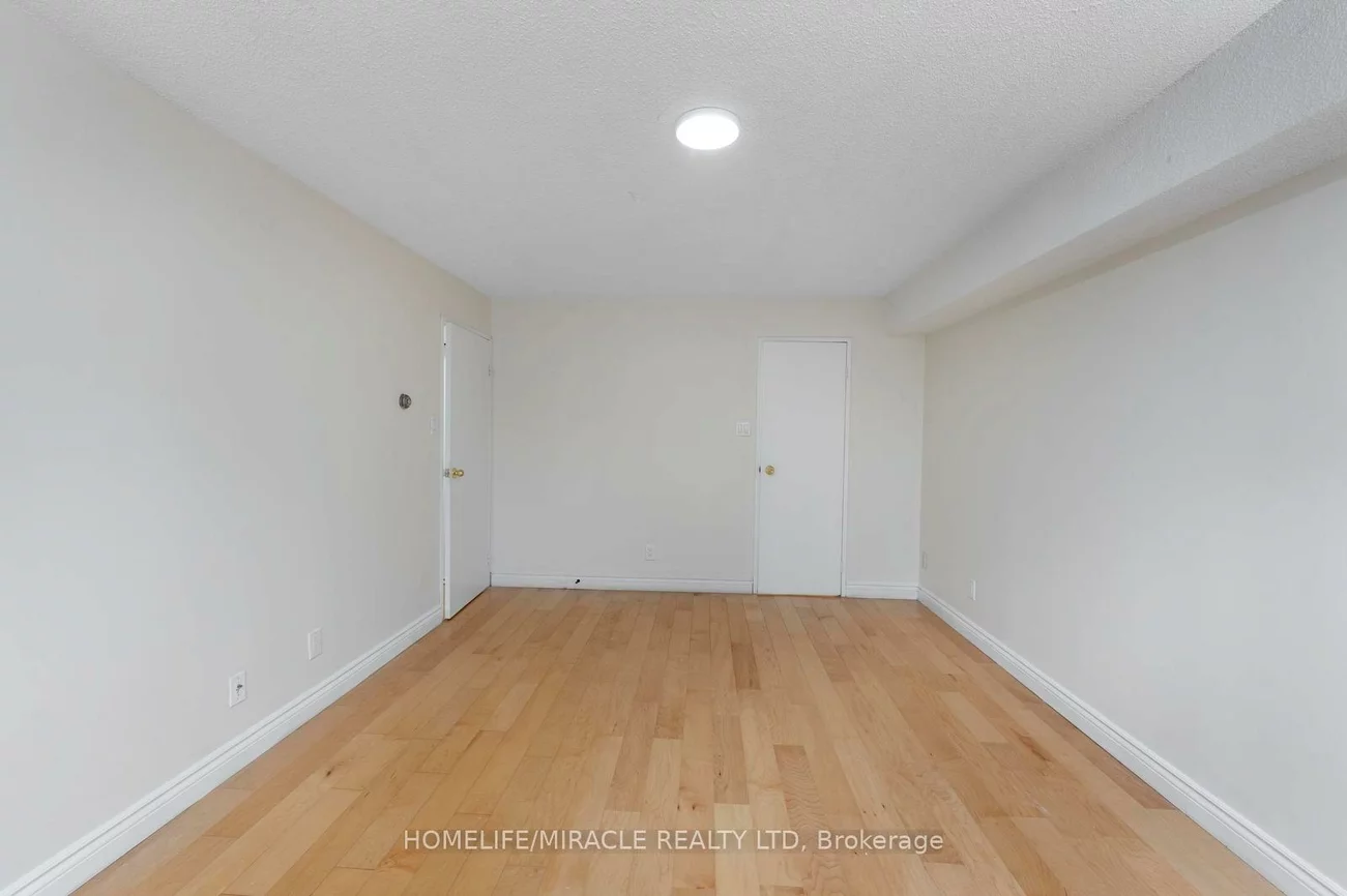 3700, Kaneff, Mississauga Valleys, Mississauga