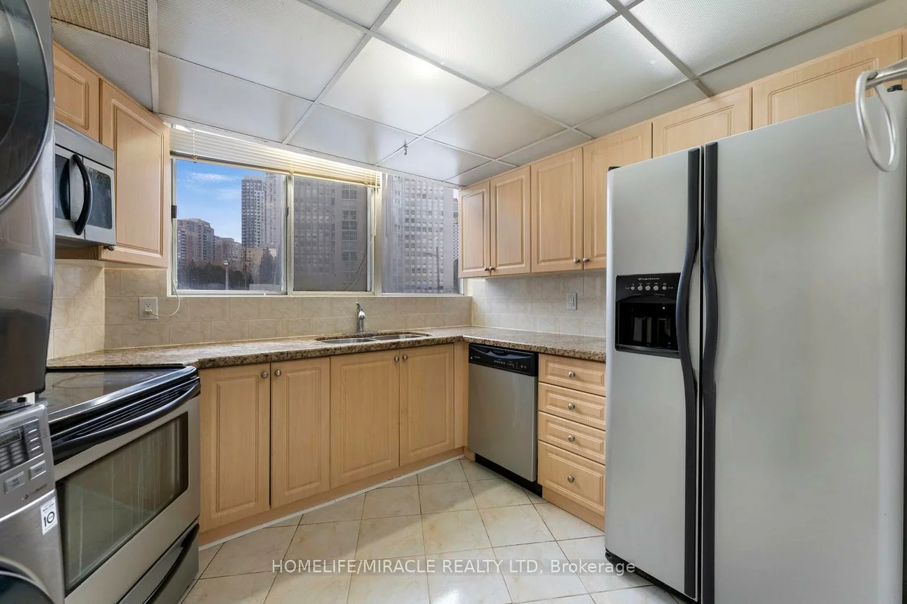 3700, Kaneff, Mississauga Valleys, Mississauga