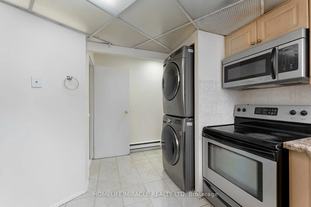 3700, Kaneff, Mississauga Valleys, Mississauga