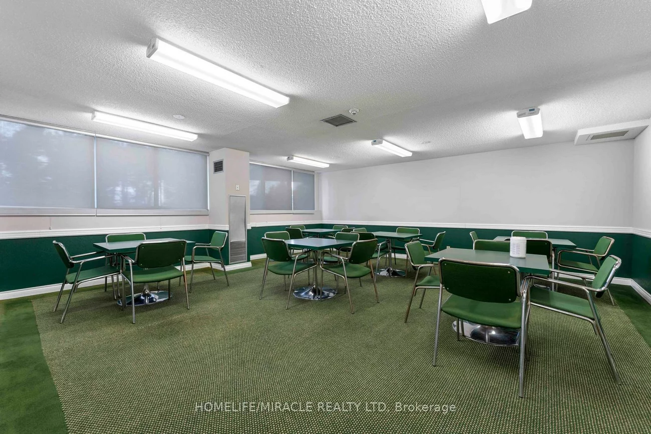 3700, Kaneff, Mississauga Valleys, Mississauga