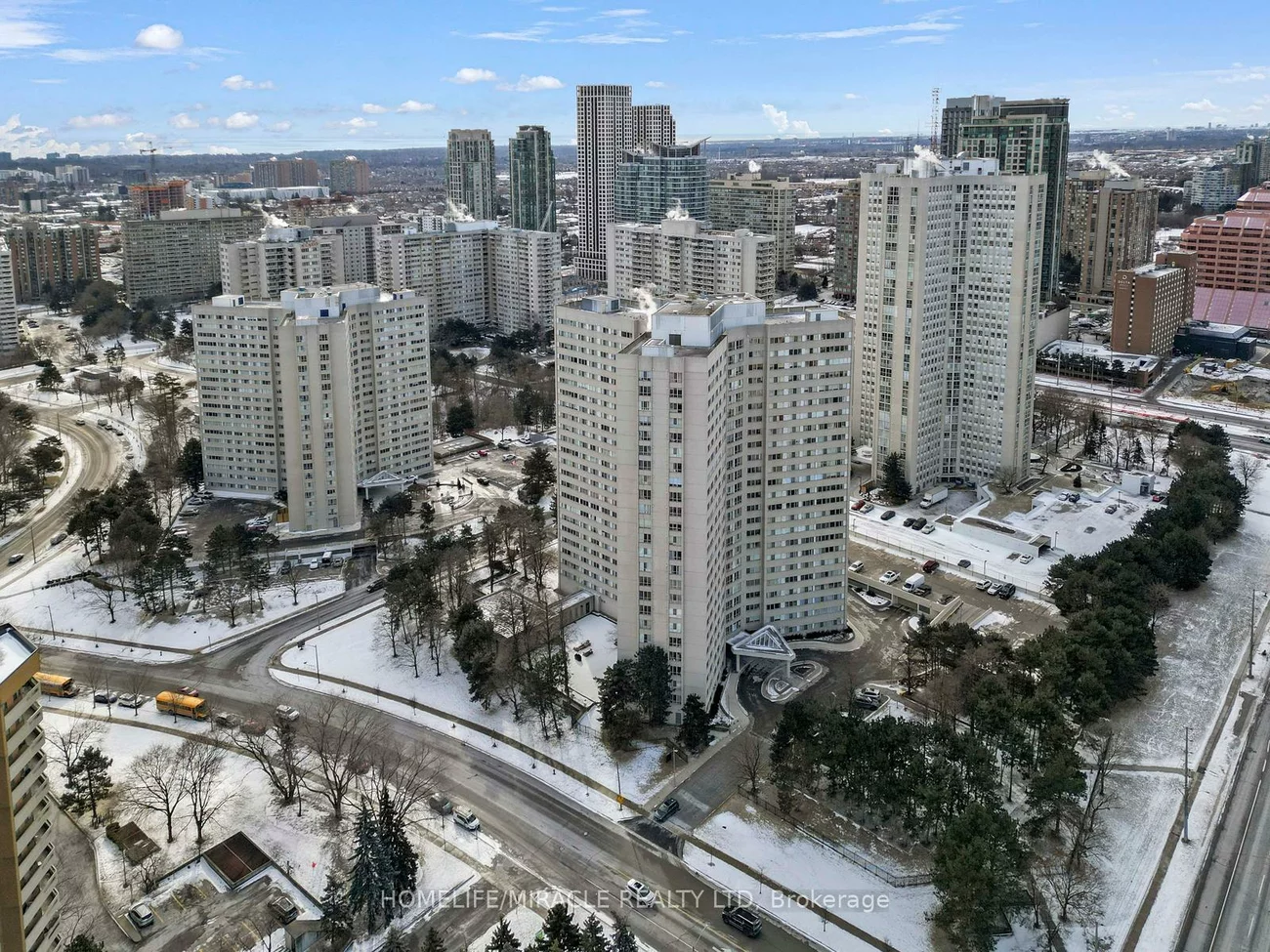 3700, Kaneff, Mississauga Valleys, Mississauga
