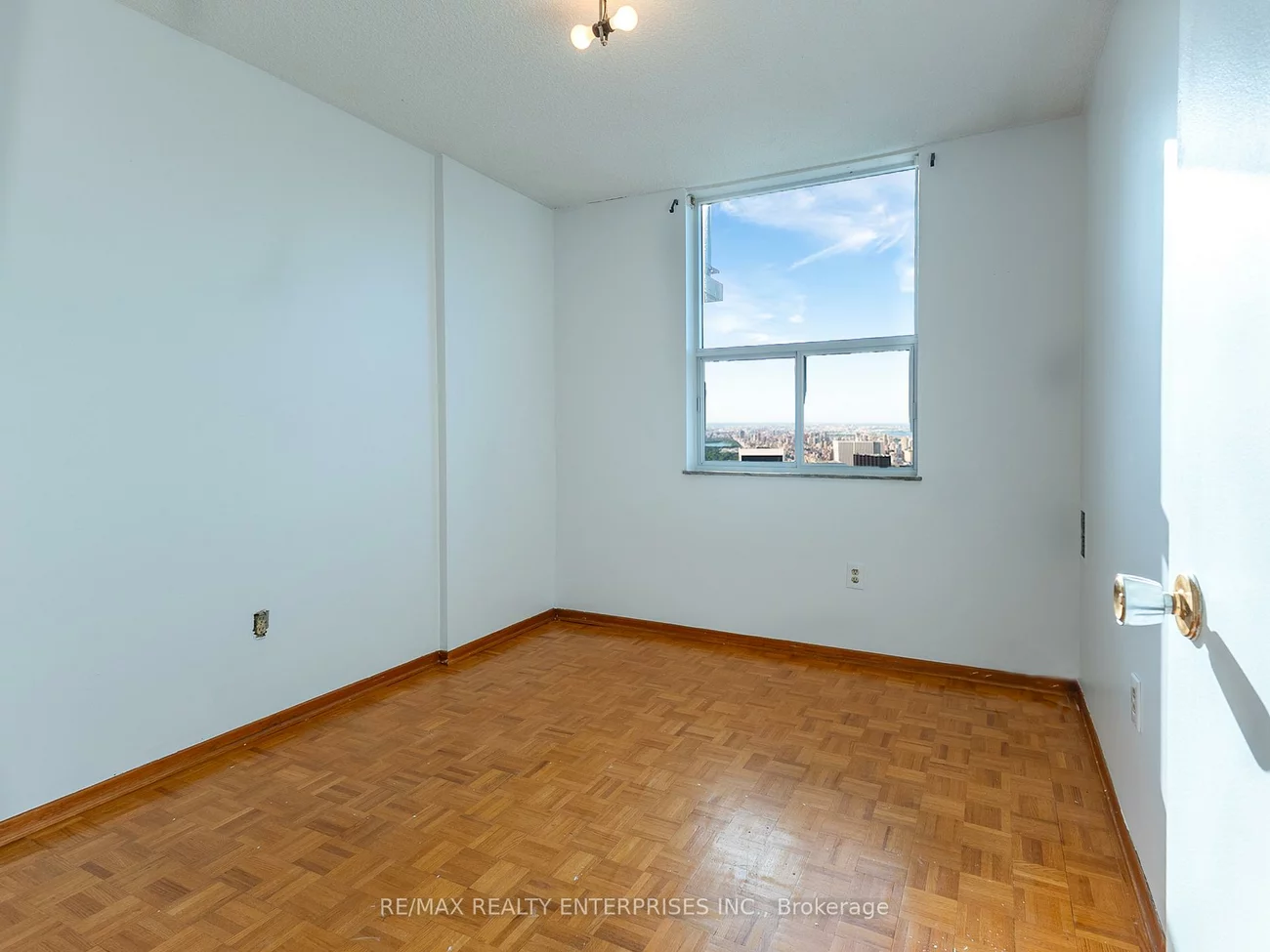 966, Inverhouse, Clarkson, Mississauga