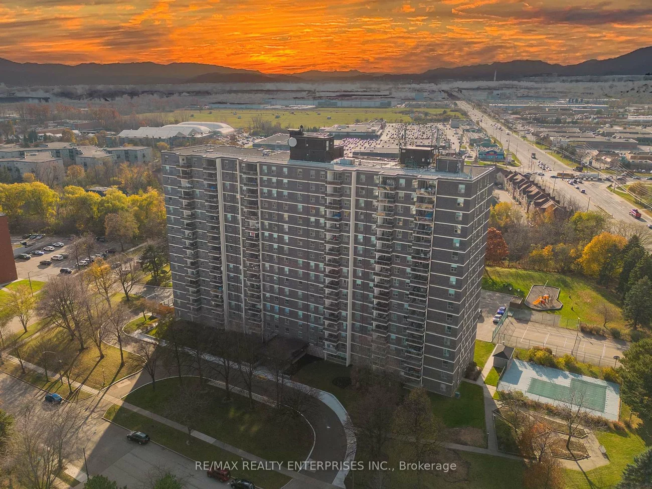 966, Inverhouse, Clarkson, Mississauga