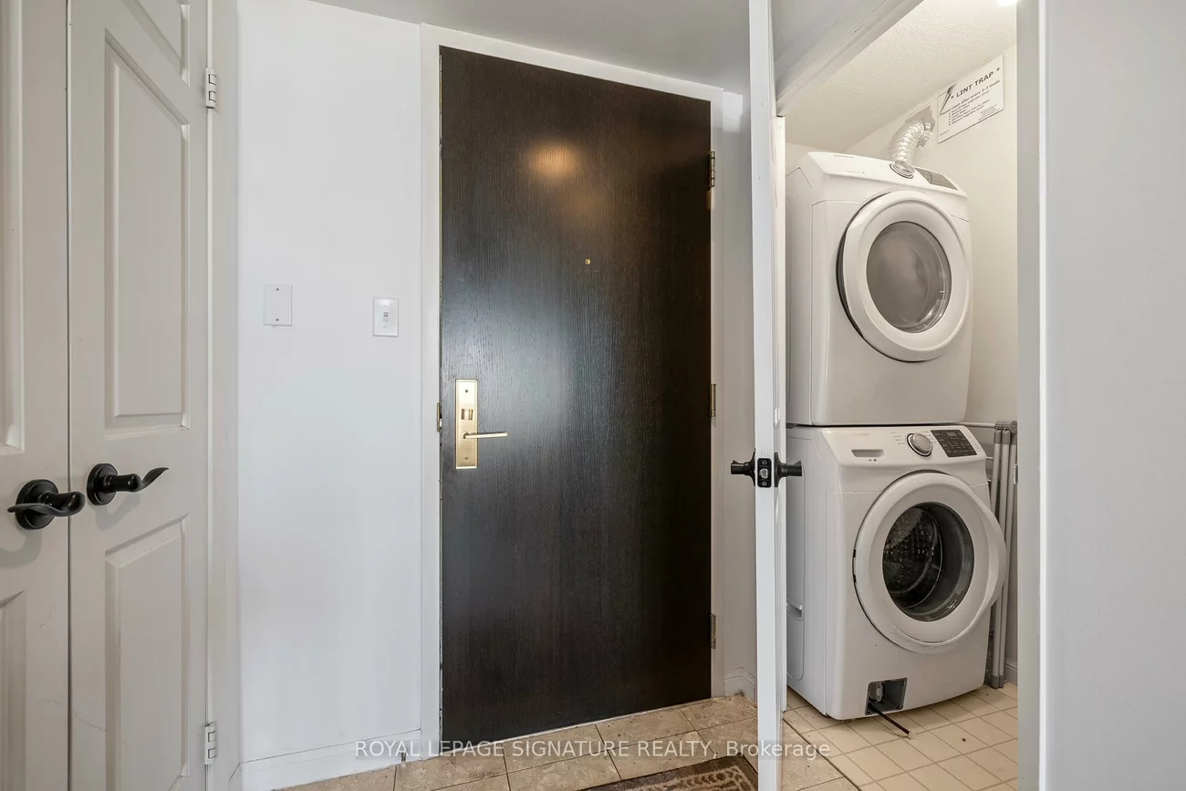 55, Kingsbridge Garden, Hurontario, Mississauga