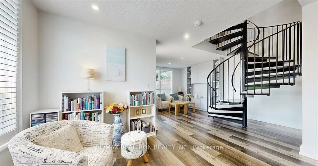 2585, Erin Centre, Central Erin Mills, Mississauga