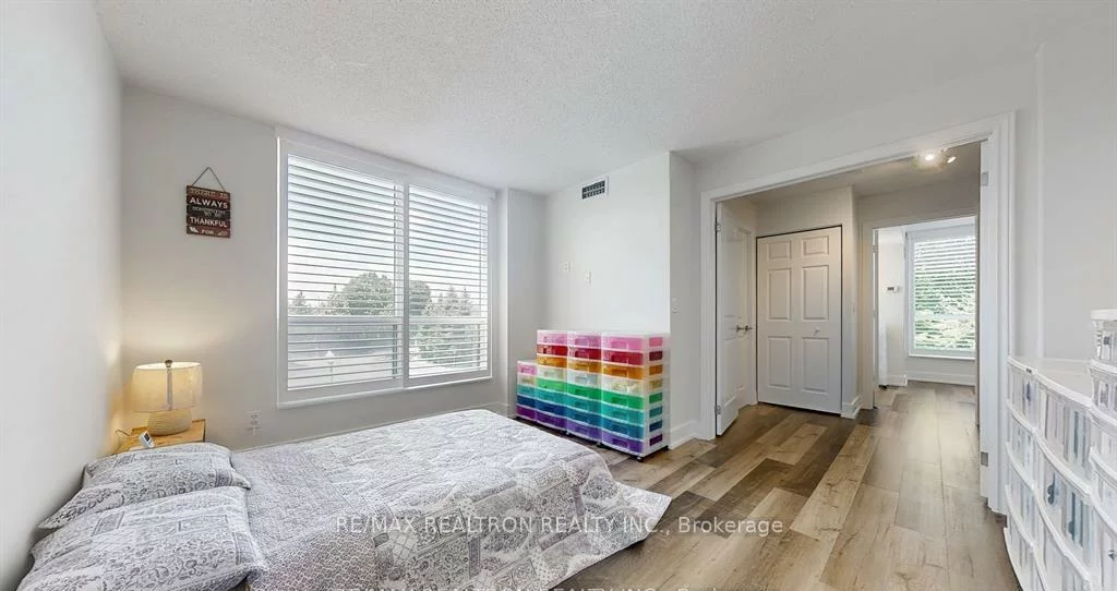 2585, Erin Centre, Central Erin Mills, Mississauga