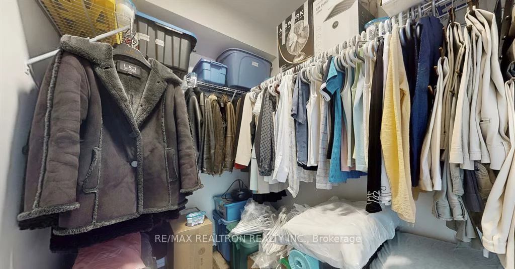 2585, Erin Centre, Central Erin Mills, Mississauga