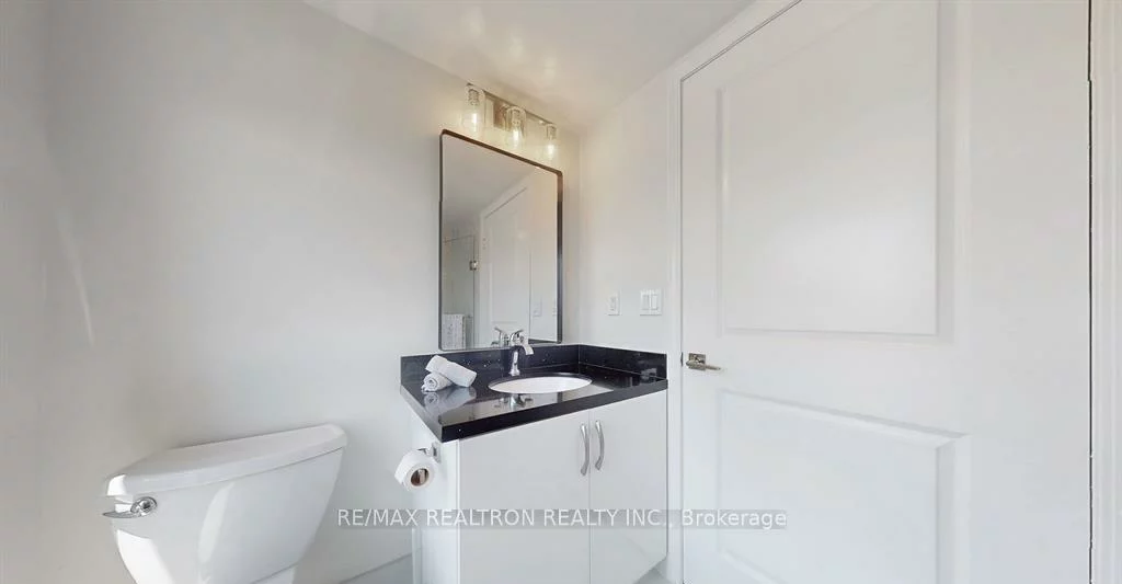 2585, Erin Centre, Central Erin Mills, Mississauga