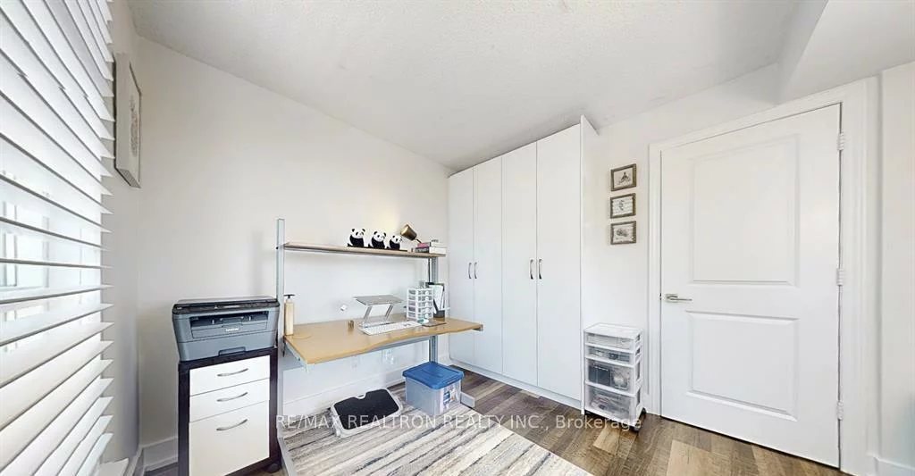 2585, Erin Centre, Central Erin Mills, Mississauga