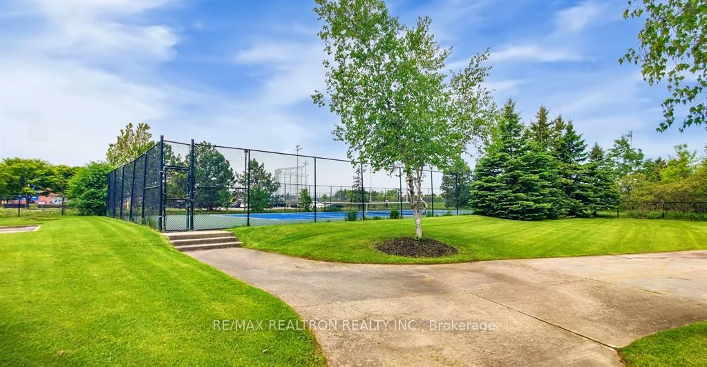 2585, Erin Centre, Central Erin Mills, Mississauga