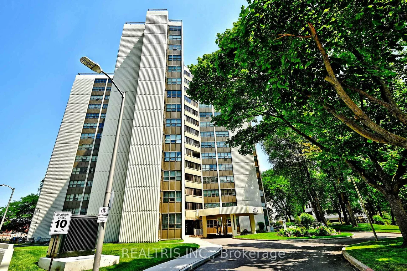 2323, Confederation, Cooksville, Mississauga