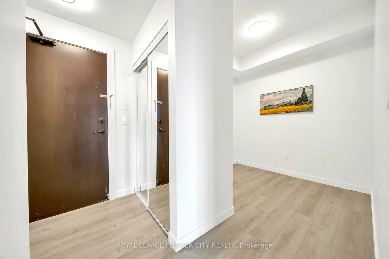 385, Prince of Wales Dr, City Centre, Mississauga