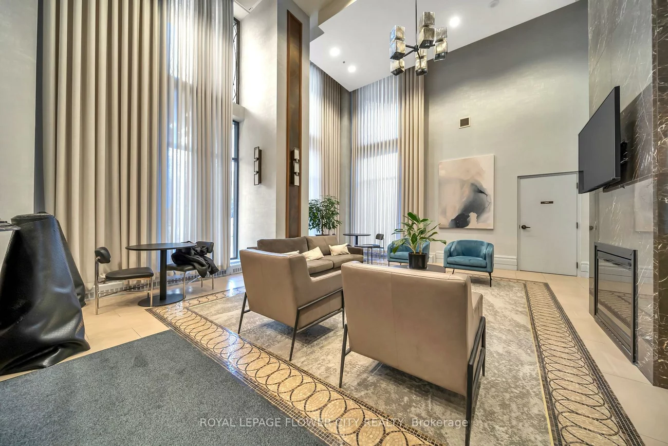 385, Prince of Wales Dr, City Centre, Mississauga