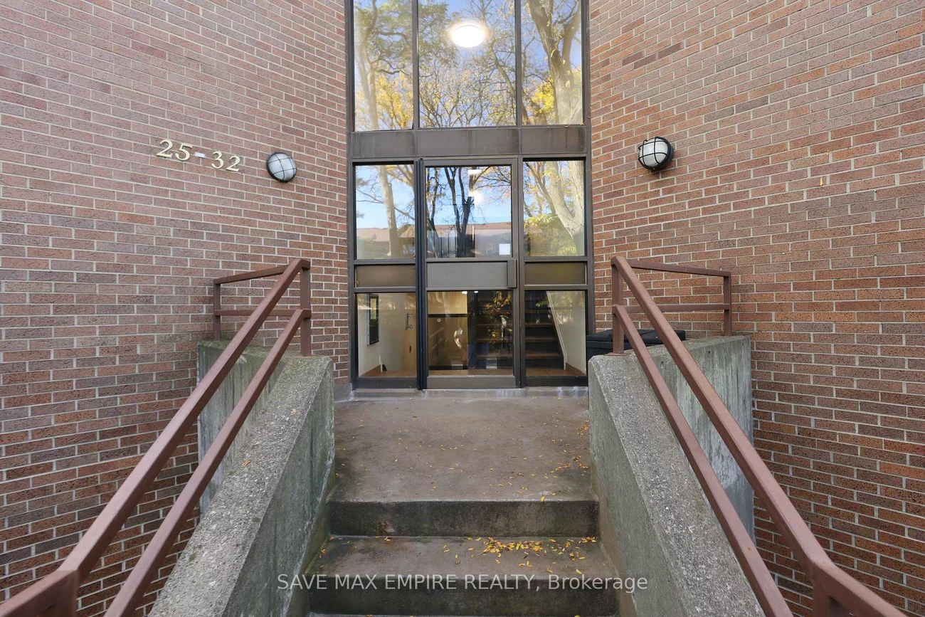 2035, South Millway, Erin Mills, Mississauga