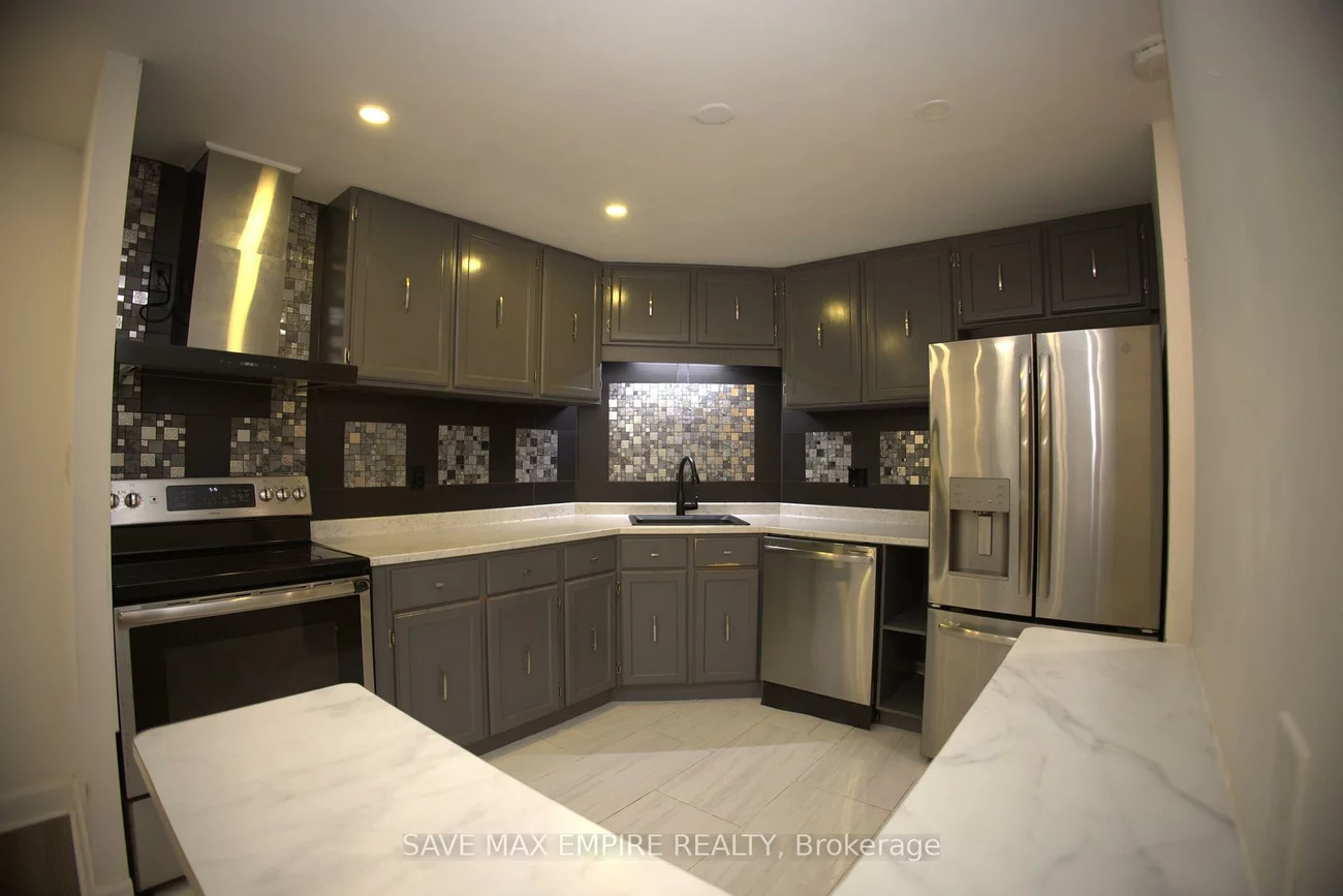 2035, South Millway, Erin Mills, Mississauga