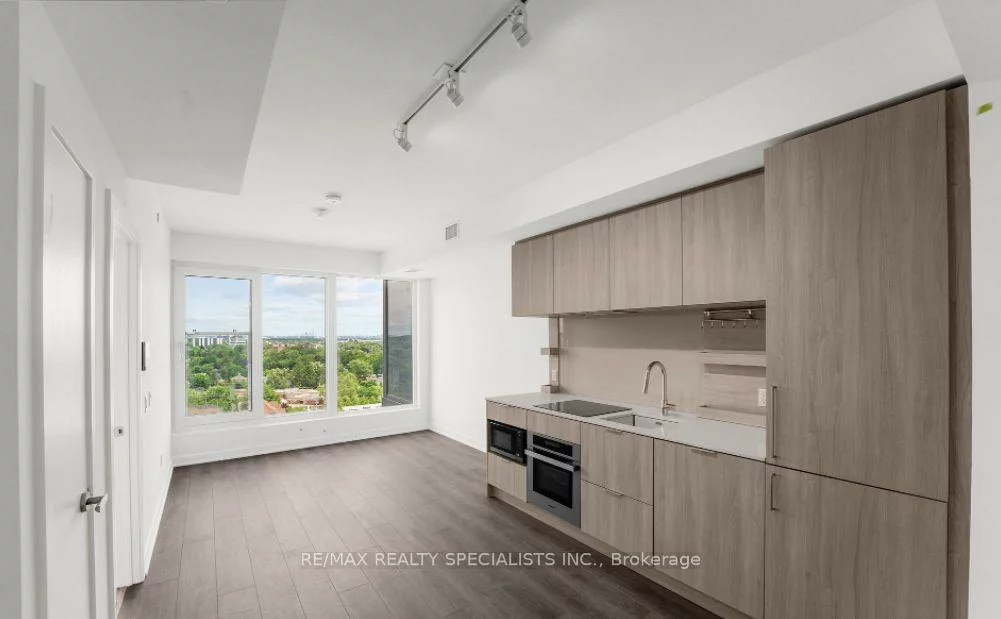 28, ANN, Port Credit, Mississauga