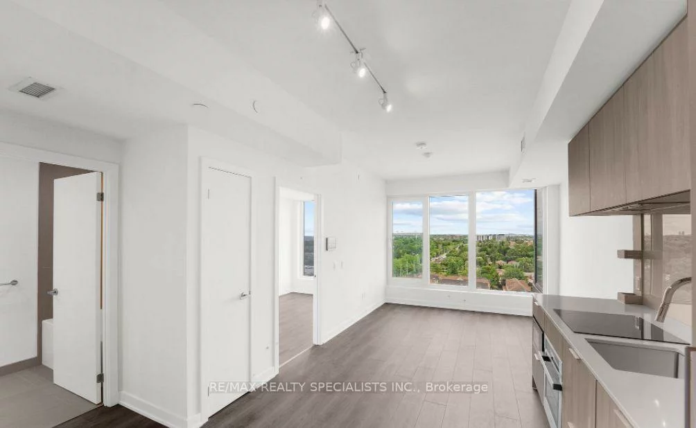 28, ANN, Port Credit, Mississauga