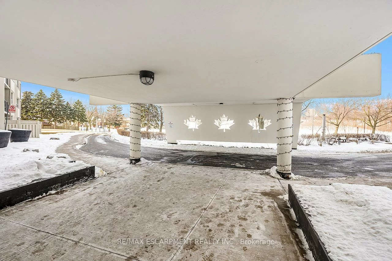 530, Lolita, Mississauga Valleys, Mississauga