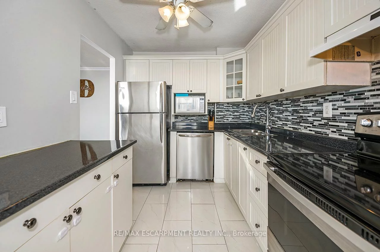 530, Lolita, Mississauga Valleys, Mississauga