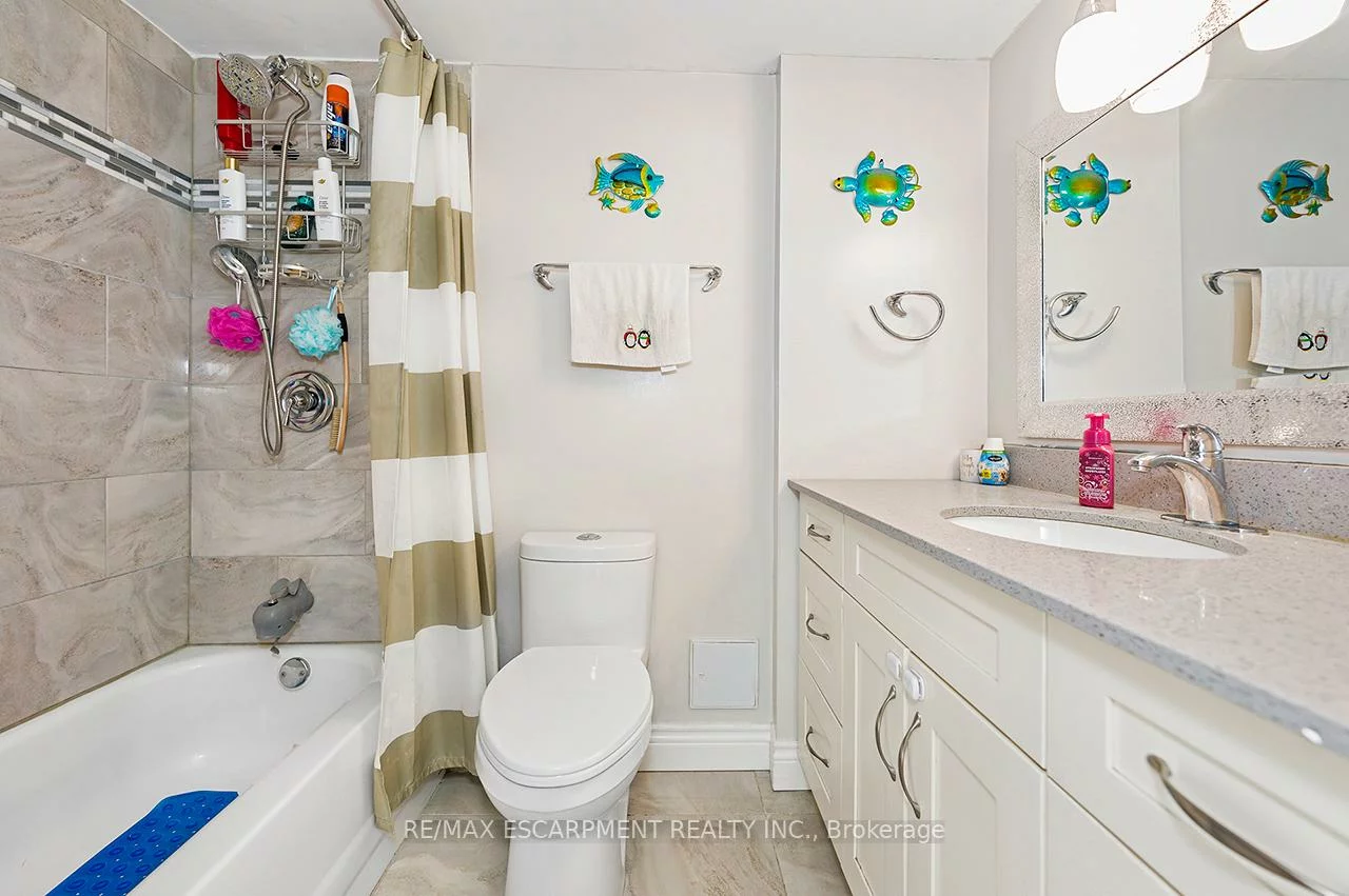 530, Lolita, Mississauga Valleys, Mississauga