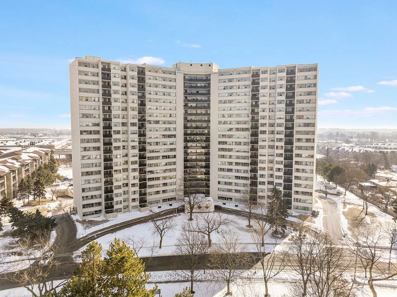 530, Lolita, Mississauga Valleys, Mississauga