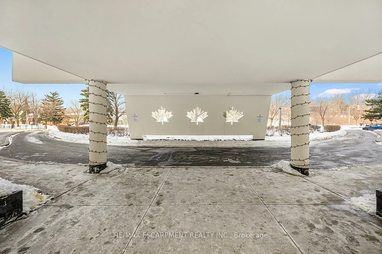 530, Lolita, Mississauga Valleys, Mississauga