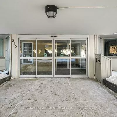 530, Lolita, Mississauga Valleys, Mississauga