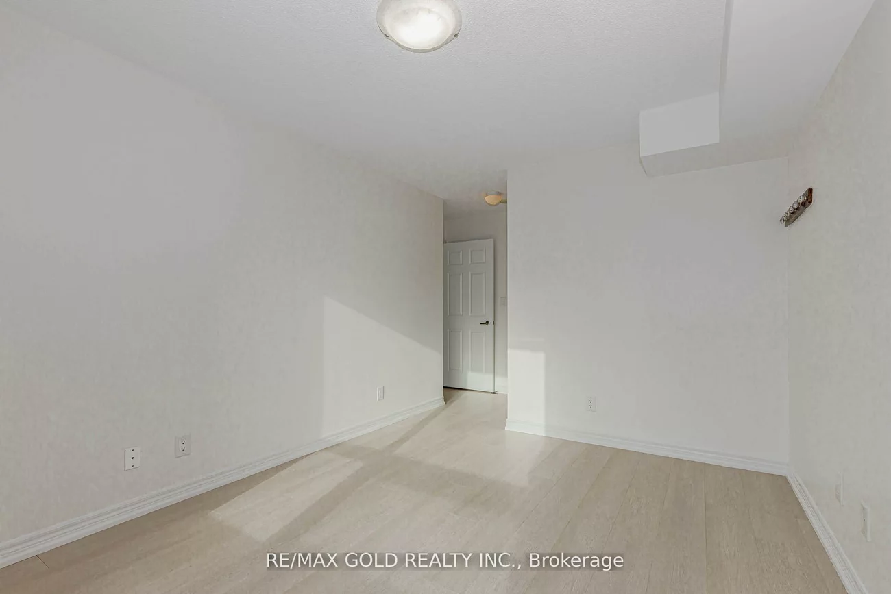 208, Enfield, City Centre, Mississauga