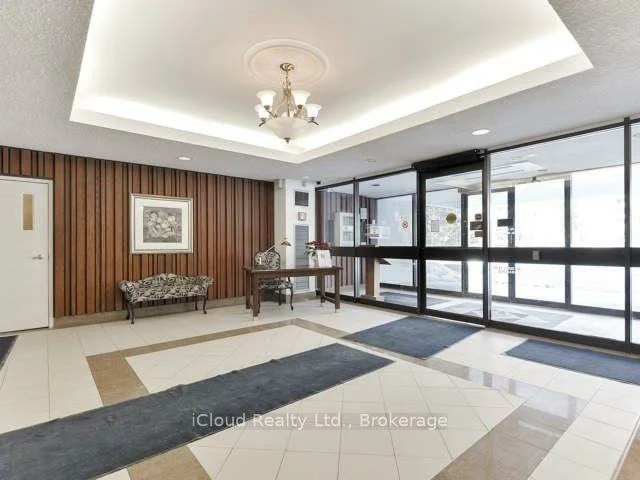 50, Elm, Mississauga Valleys, Mississauga