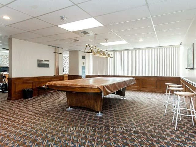 50, Elm, Mississauga Valleys, Mississauga