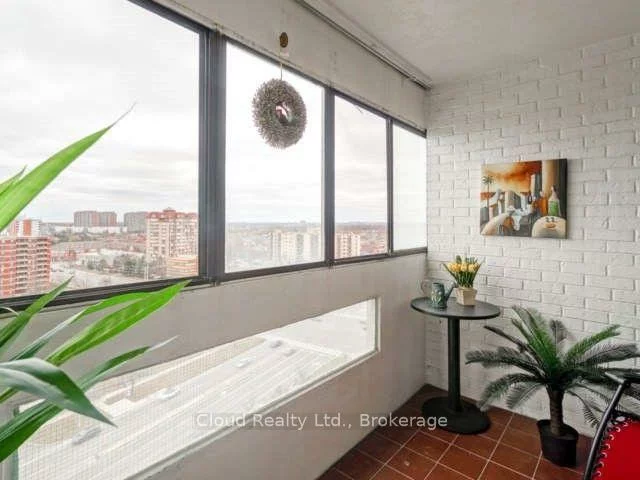 50, Elm, Mississauga Valleys, Mississauga