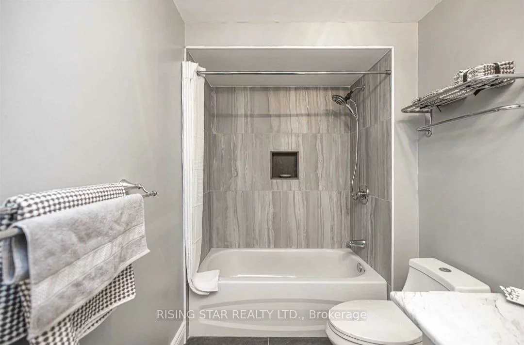 2495, Eglinton, Central Erin Mills, Mississauga