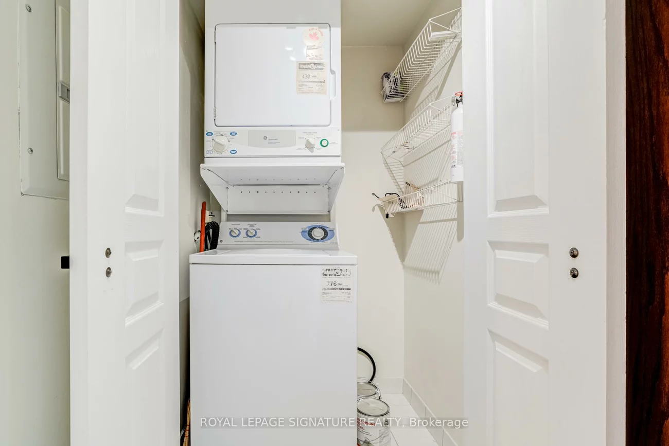 2545, Erin Centre, Central Erin Mills, Mississauga