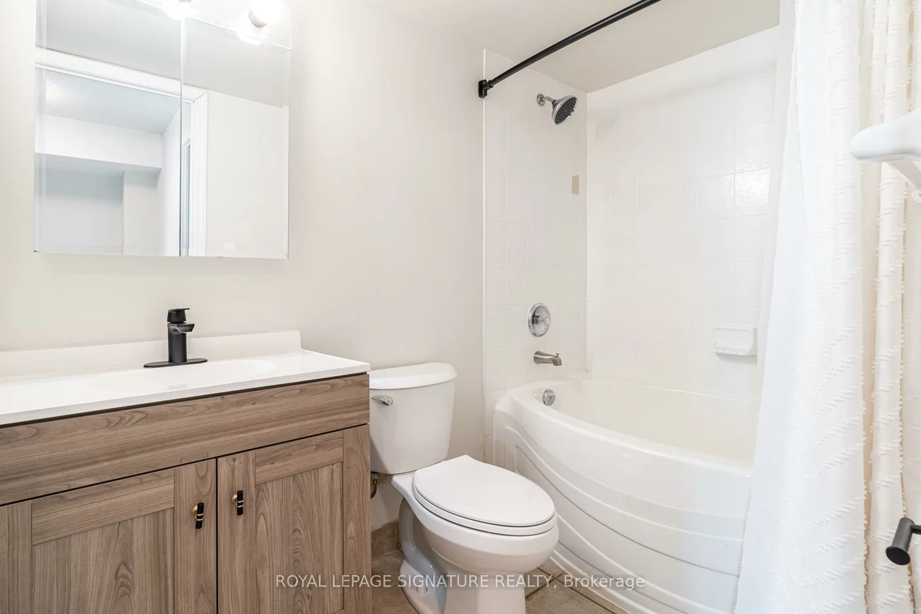 2545, Erin Centre, Central Erin Mills, Mississauga