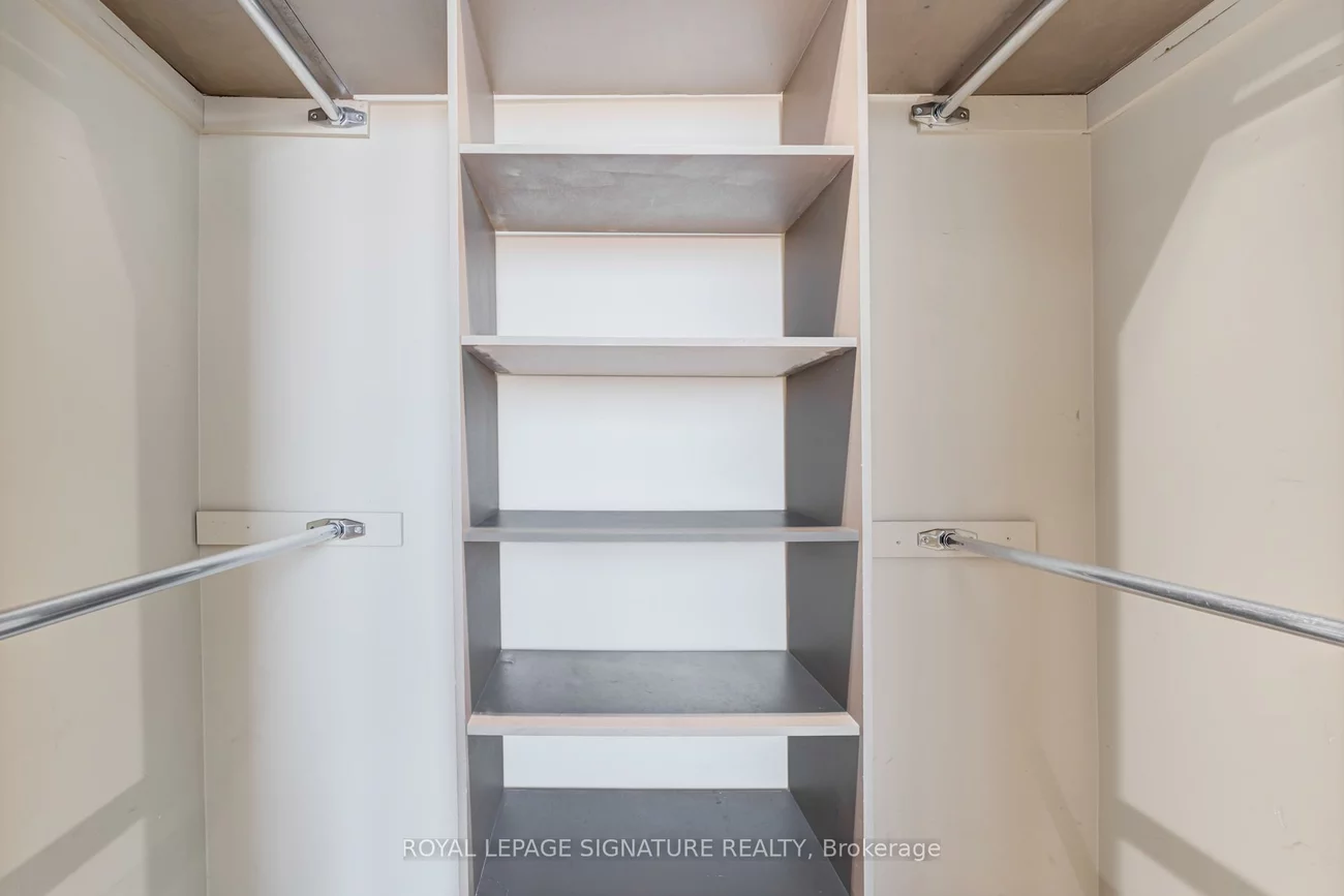 2545, Erin Centre, Central Erin Mills, Mississauga