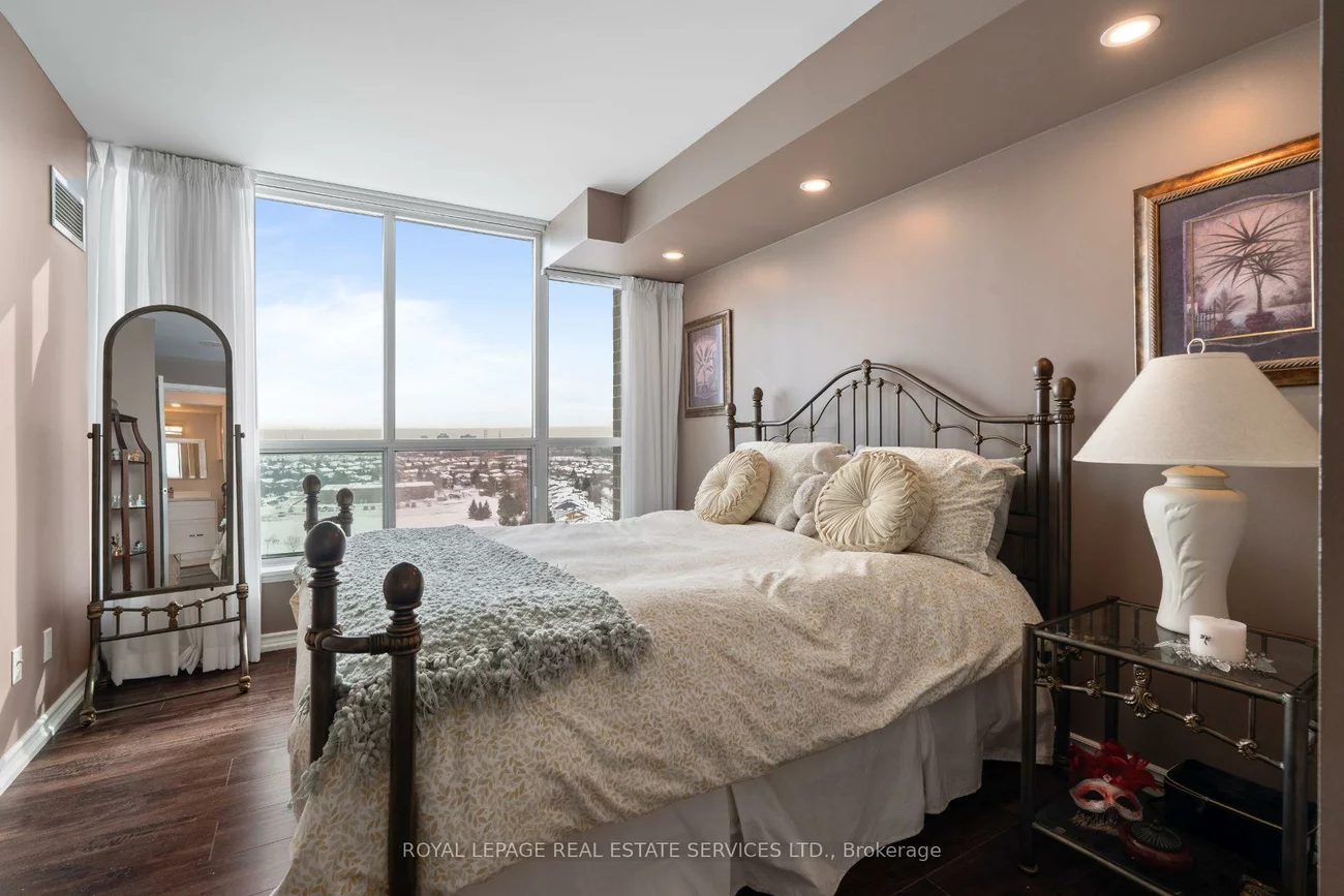 4879, Kimbermount, Central Erin Mills, Mississauga