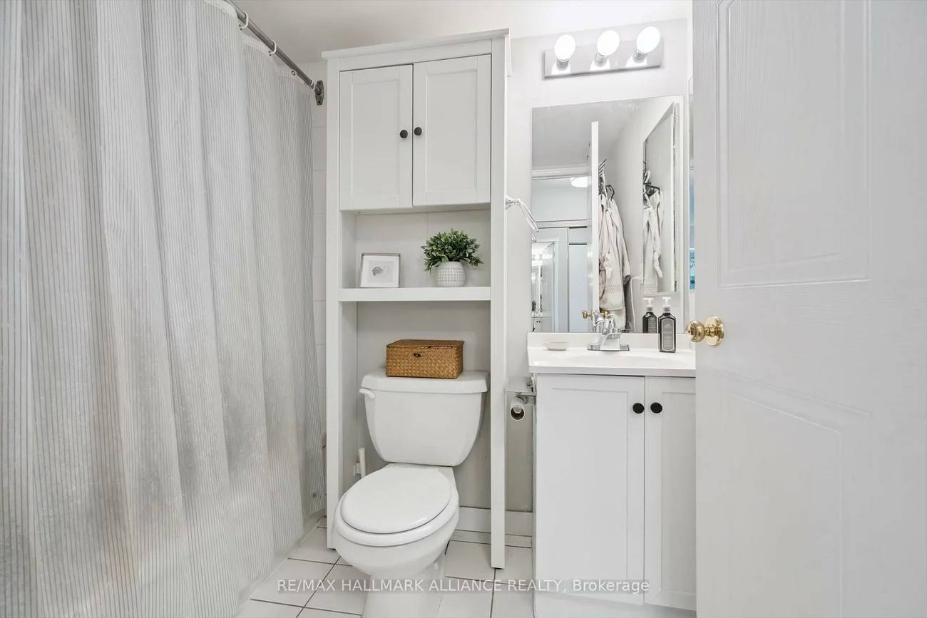 135, Hillcrest, Cooksville, Mississauga