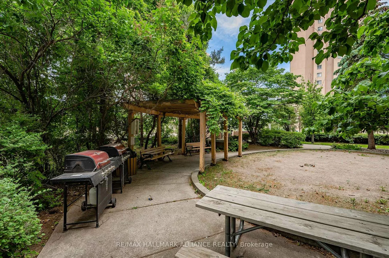 135, Hillcrest, Cooksville, Mississauga