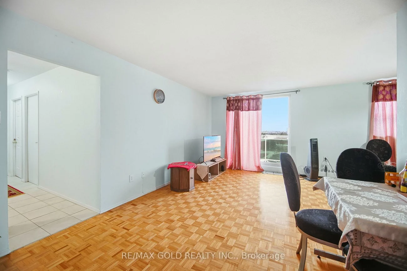 3533, Derry, Malton, Mississauga