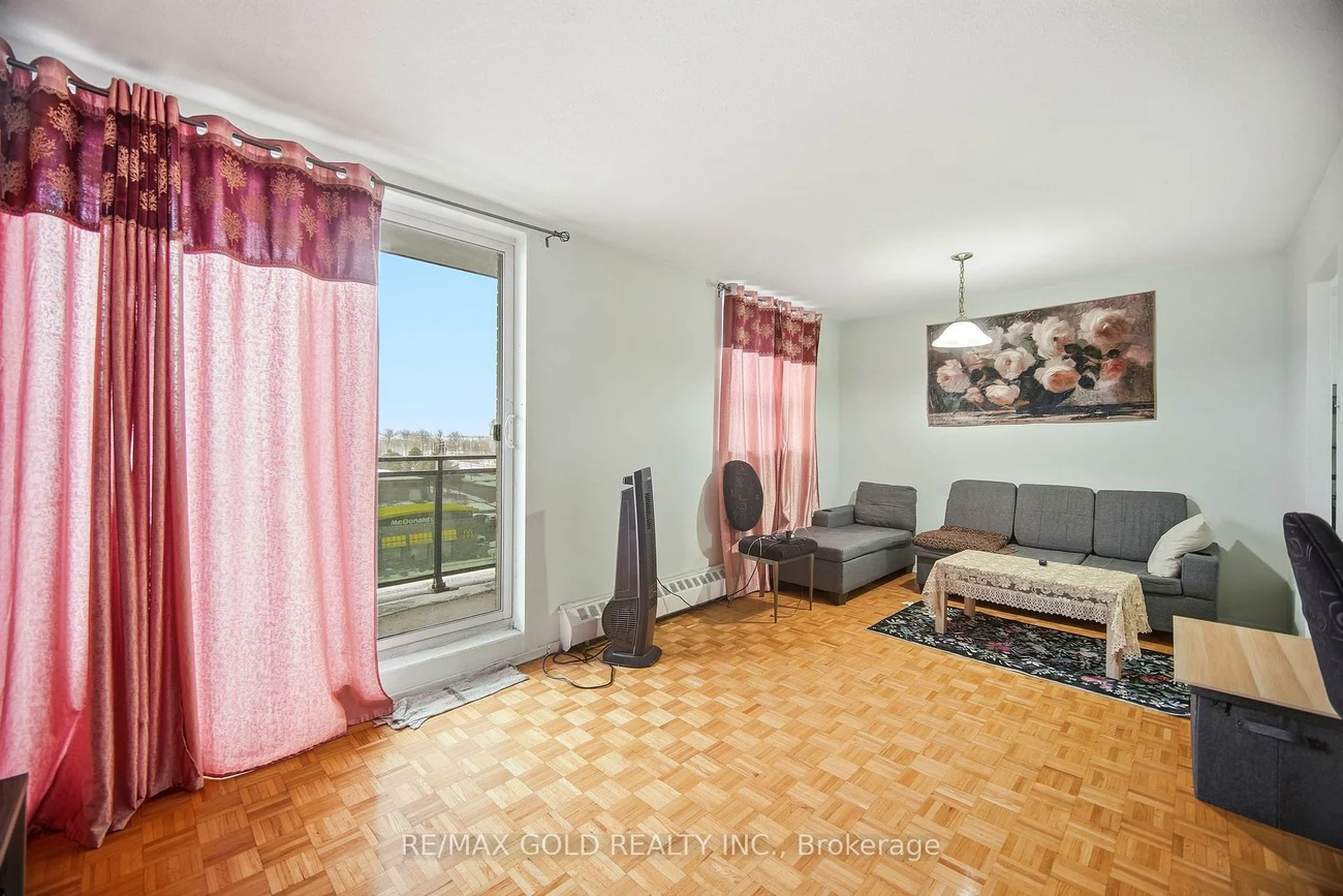 3533, Derry, Malton, Mississauga