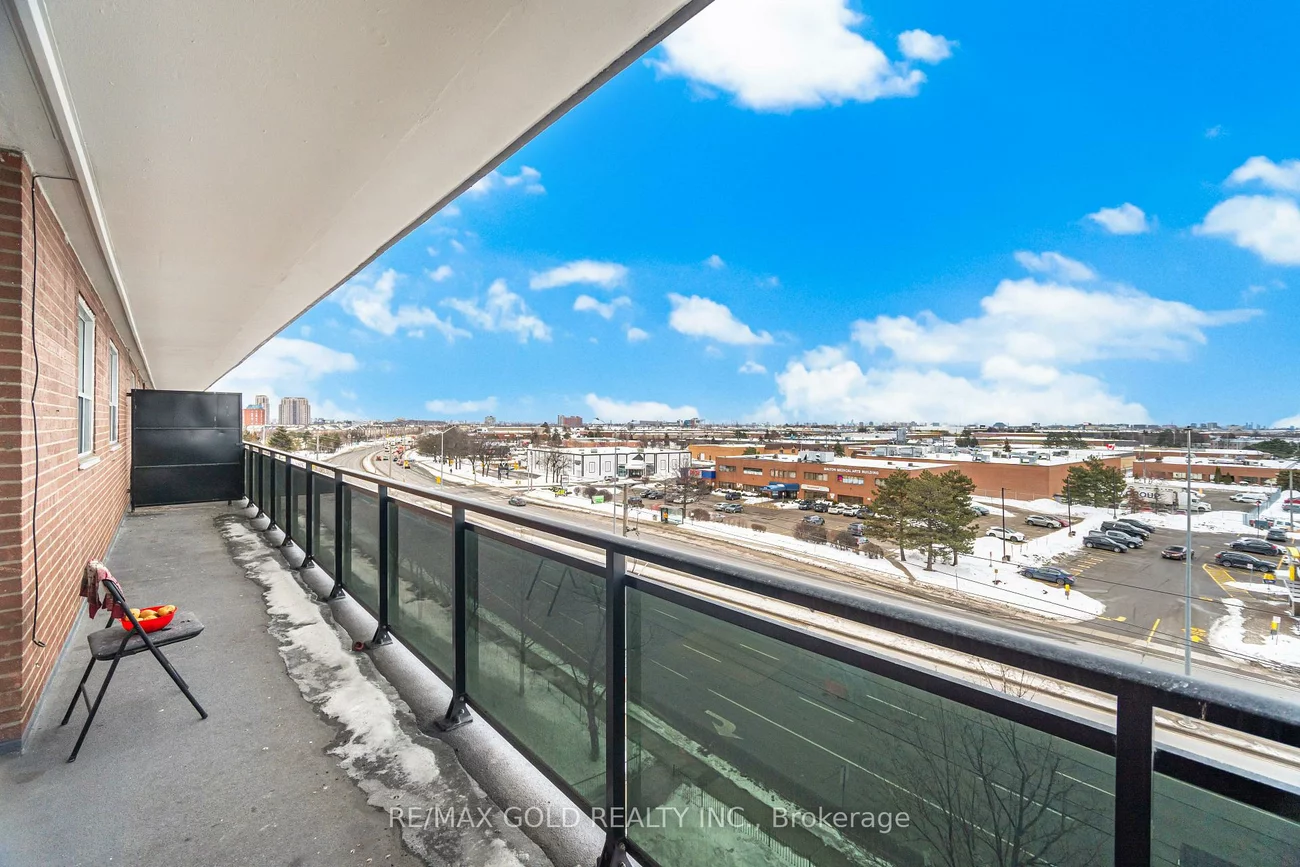 3533, Derry, Malton, Mississauga