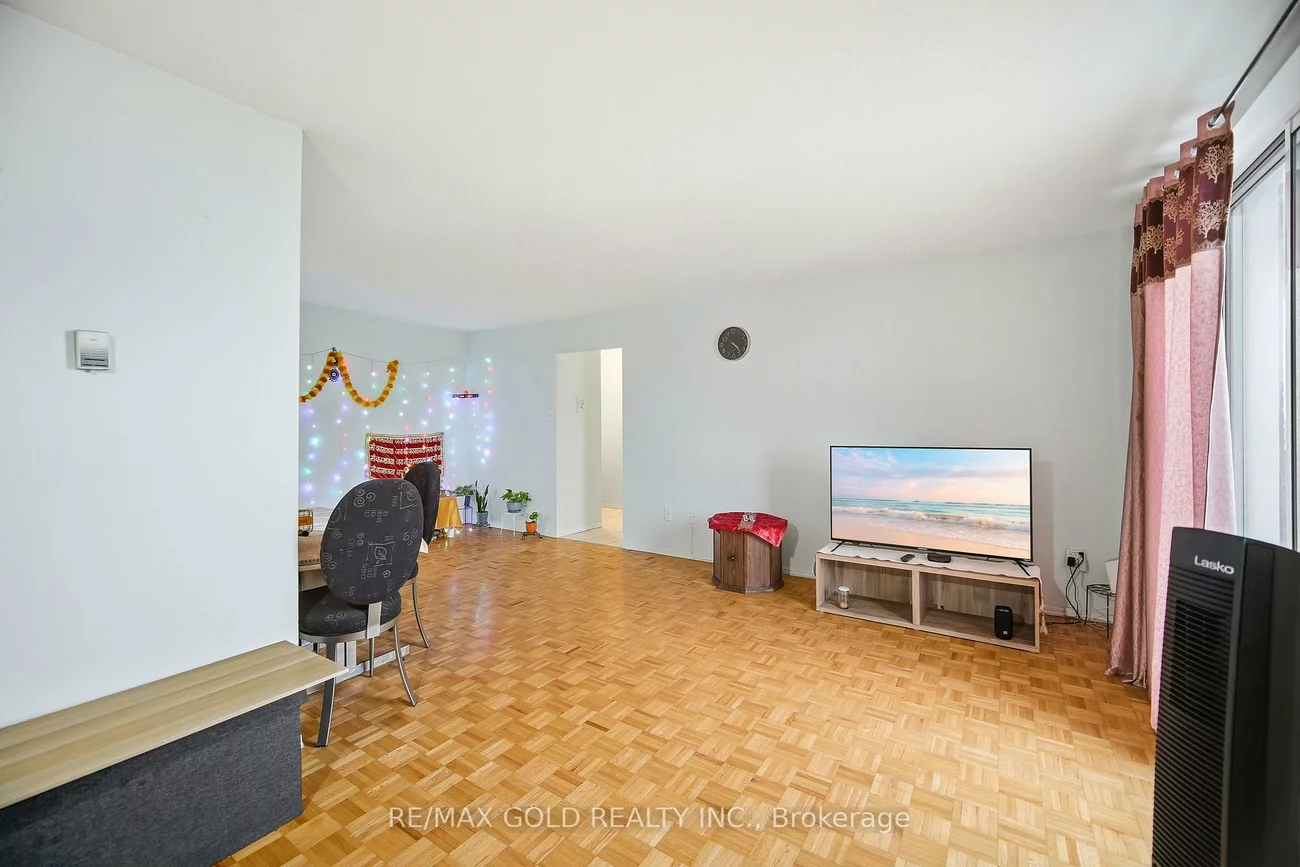 3533, Derry, Malton, Mississauga