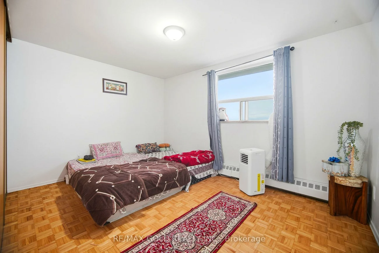 3533, Derry, Malton, Mississauga